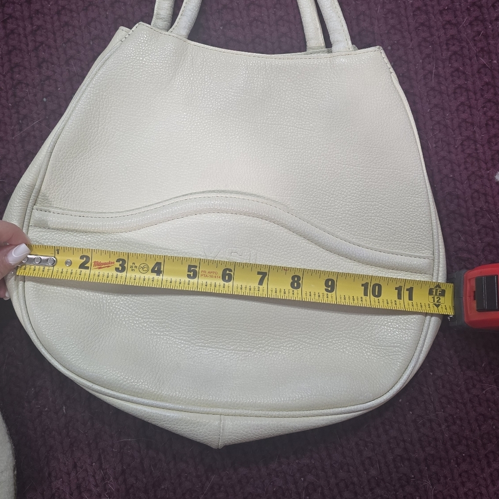 Yves Saint Laurent Cream Leather Women's Bag - Picture 14 of 16